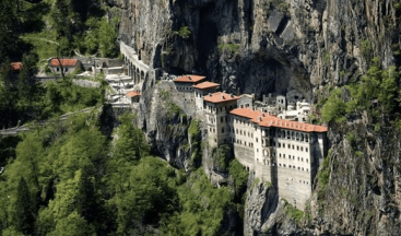 Sümela Manastırı Ziyaretçilerine Kapılarını Açtı