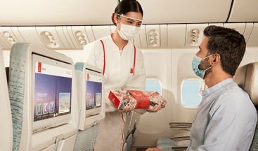 Ramazan Kutuları Hazırlamak İçin Dubai’deki Sanatçılarla İş Birliği Yaptı