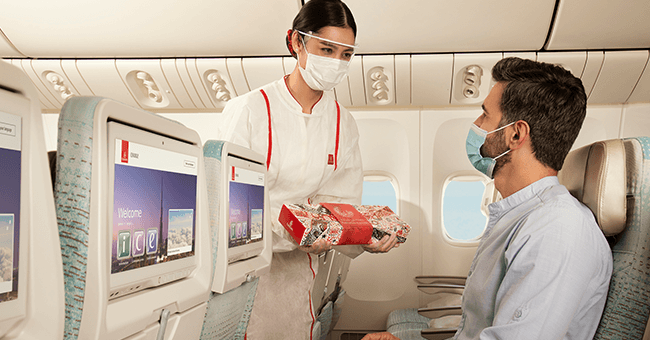 Ramazan Kutuları Hazırlamak İçin Dubai’deki Sanatçılarla İş Birliği Yaptı