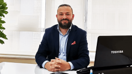 Emrah Demir: “Yabancı uyruklu kişiler, belgesiz acenta hizmeti veriyor ve seyehat acentalarından daha fazla ciro yapıyor”