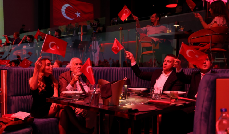 Cumhuriyet Etkinliklerinde Turizmin Önde Gelen İsimleri Sanatçılar Ve Profesörlerle Bir Araya Geldiler